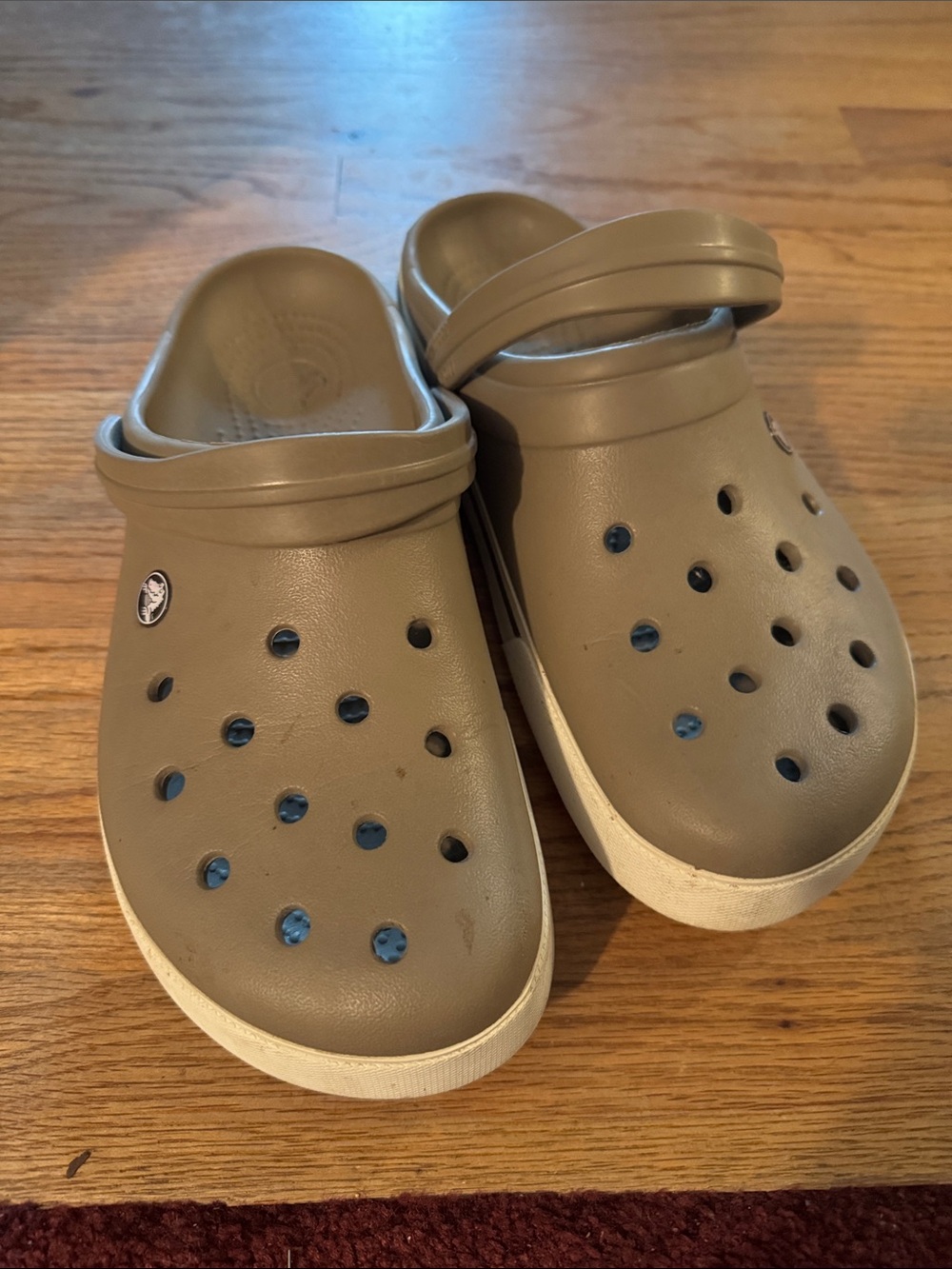 Men’s Classic Crocs-Beige